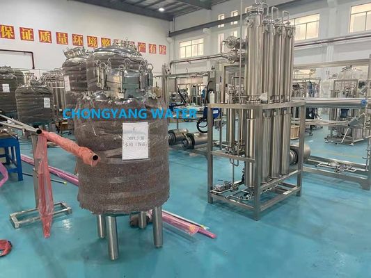Farmaceutische distillatieinstallatie met meerdere kolommen