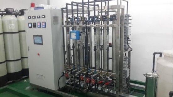 Industriële RO-installatie Demineraliseerd waterbehandelingssysteem